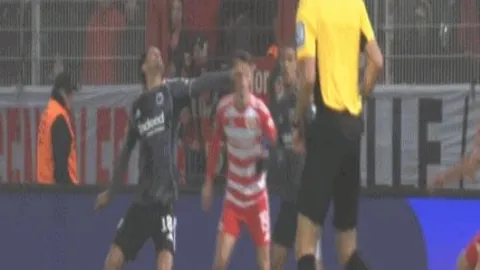 西部雷霆逆风翻盘，爱德华兹关键封盖助队夺冠