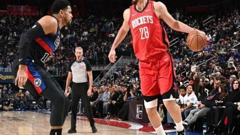 张帅逆转马泰克，2-1进阶WTA500查尔斯顿站决赛